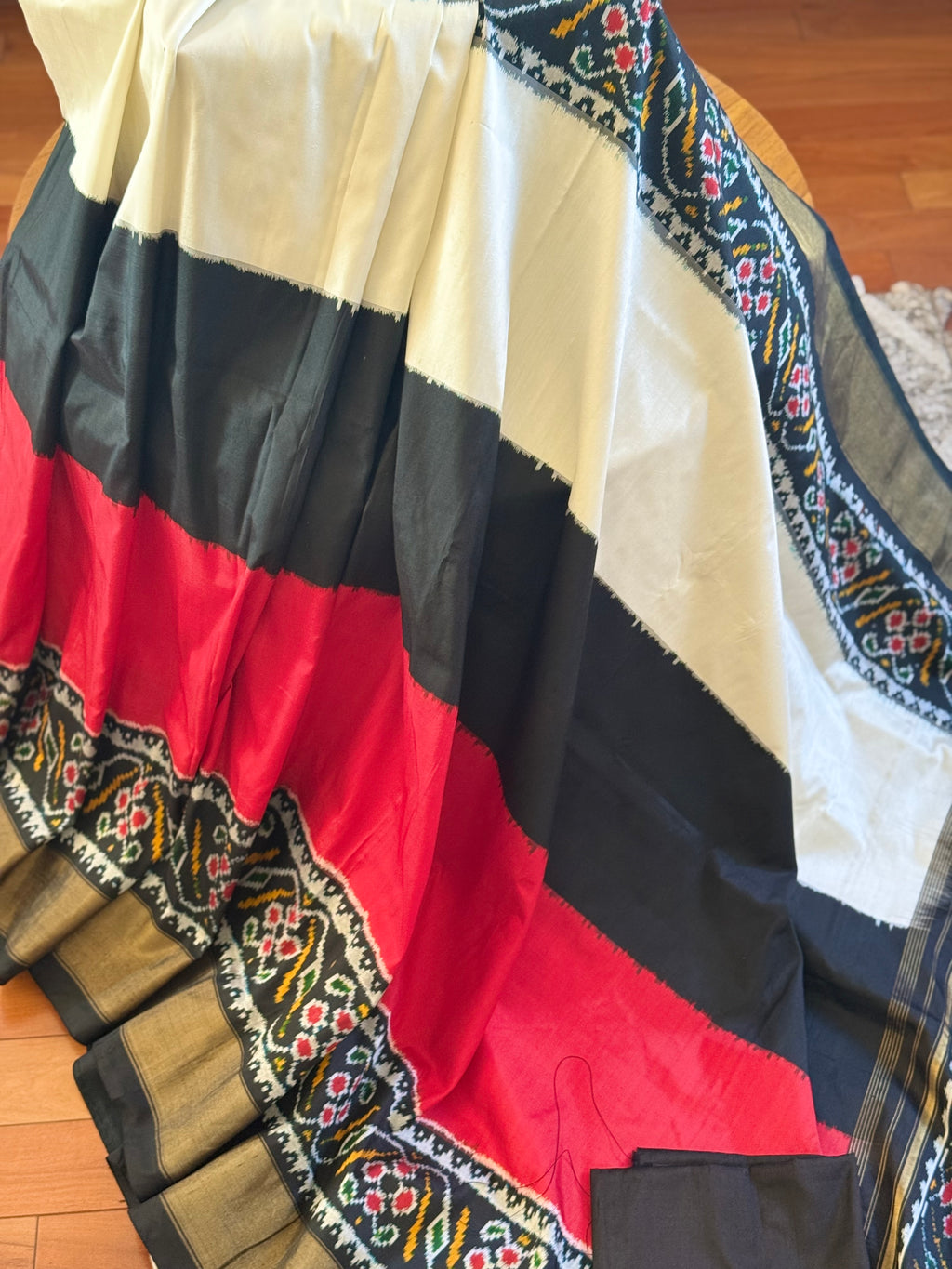 Pochampally Ikkat Silk Saree