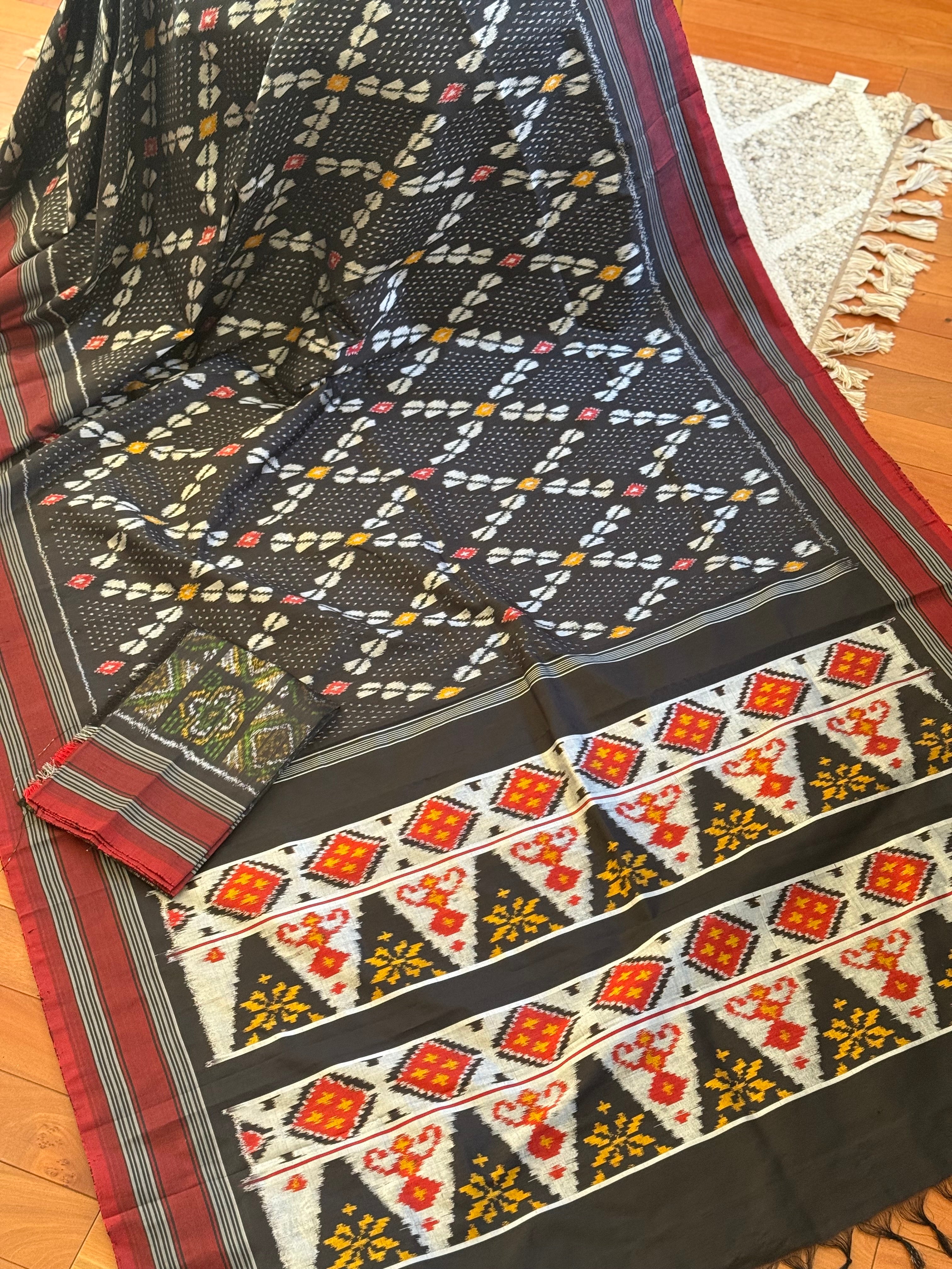 Black  Pochampally Ikkat Silk Saree