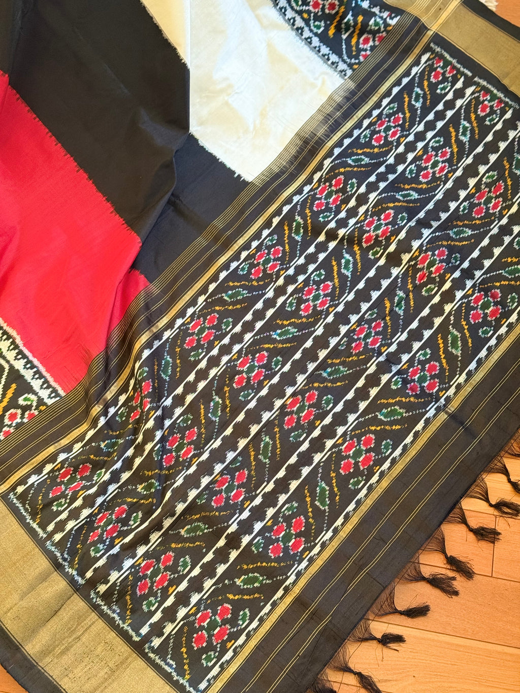 Pochampally Ikkat Silk Saree